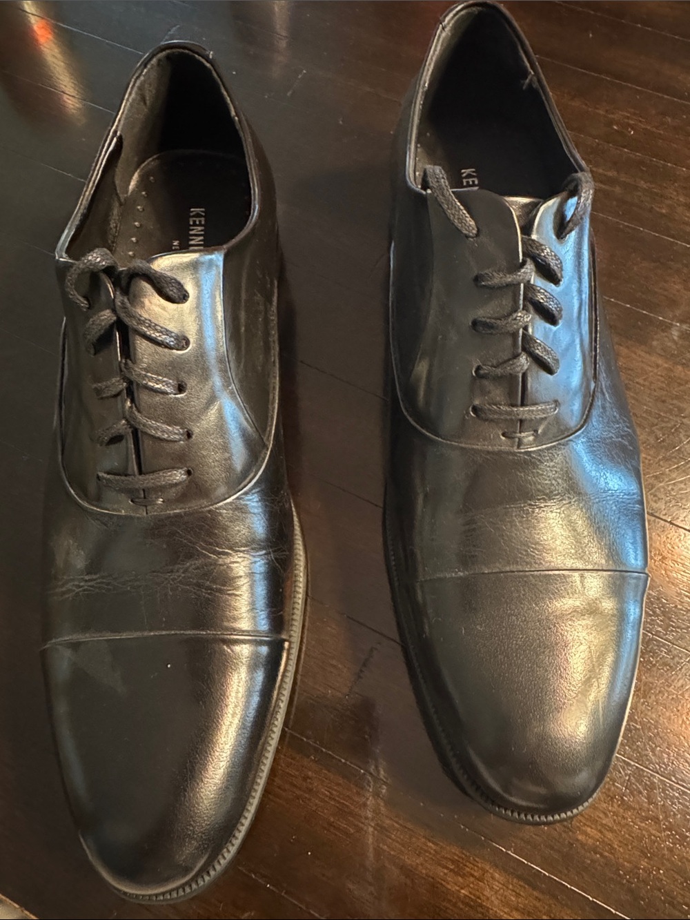 Kenneth Cole Black Leather Cap-Toe Lace-Up Oxfords